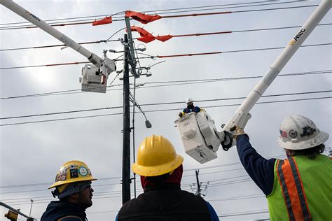 ERCOT asks Texans to volunteer to conserve power Thursday